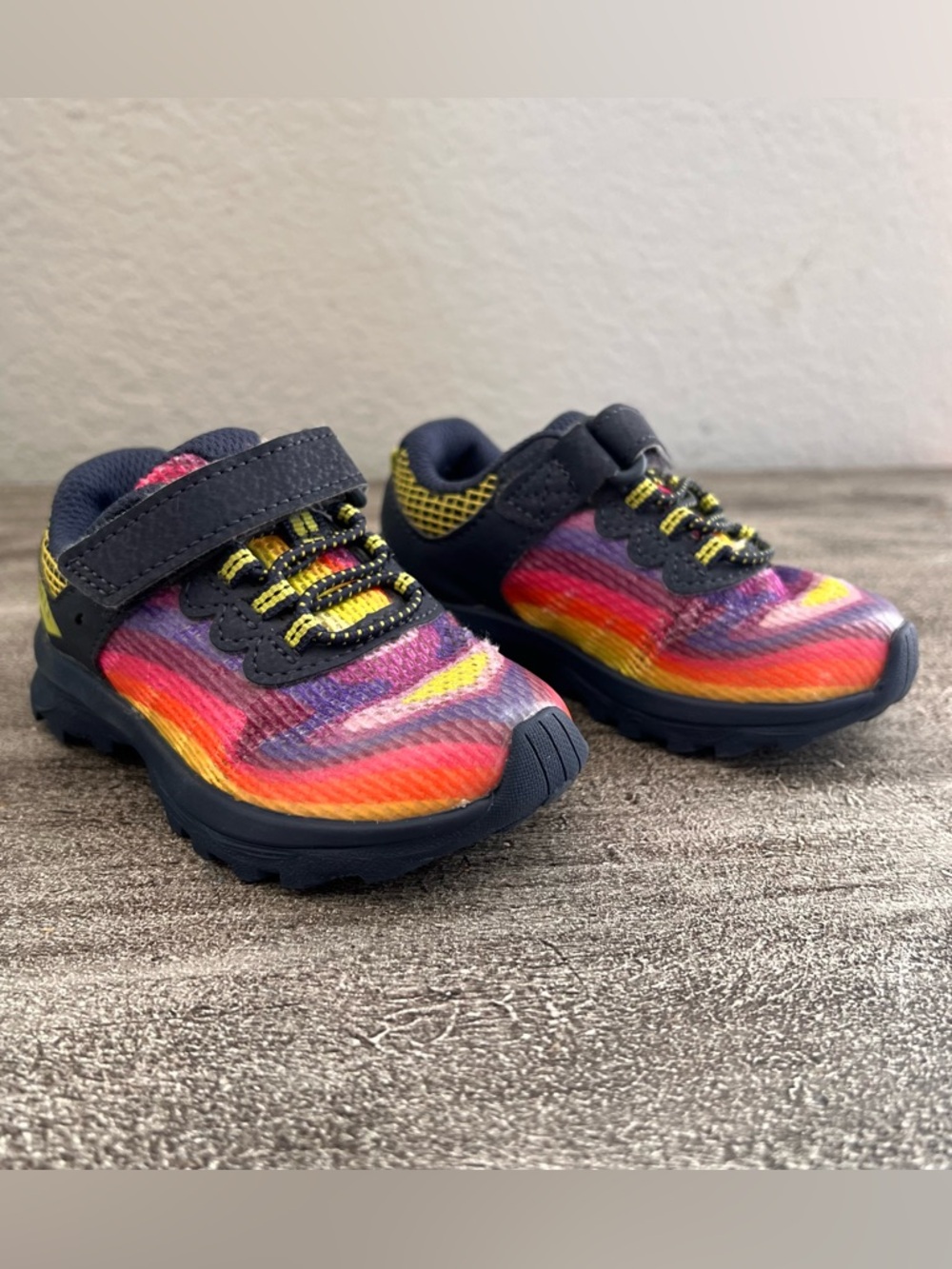 Merrell Kids Nova 3 Sneakers in Rainbow Mountains size 6M